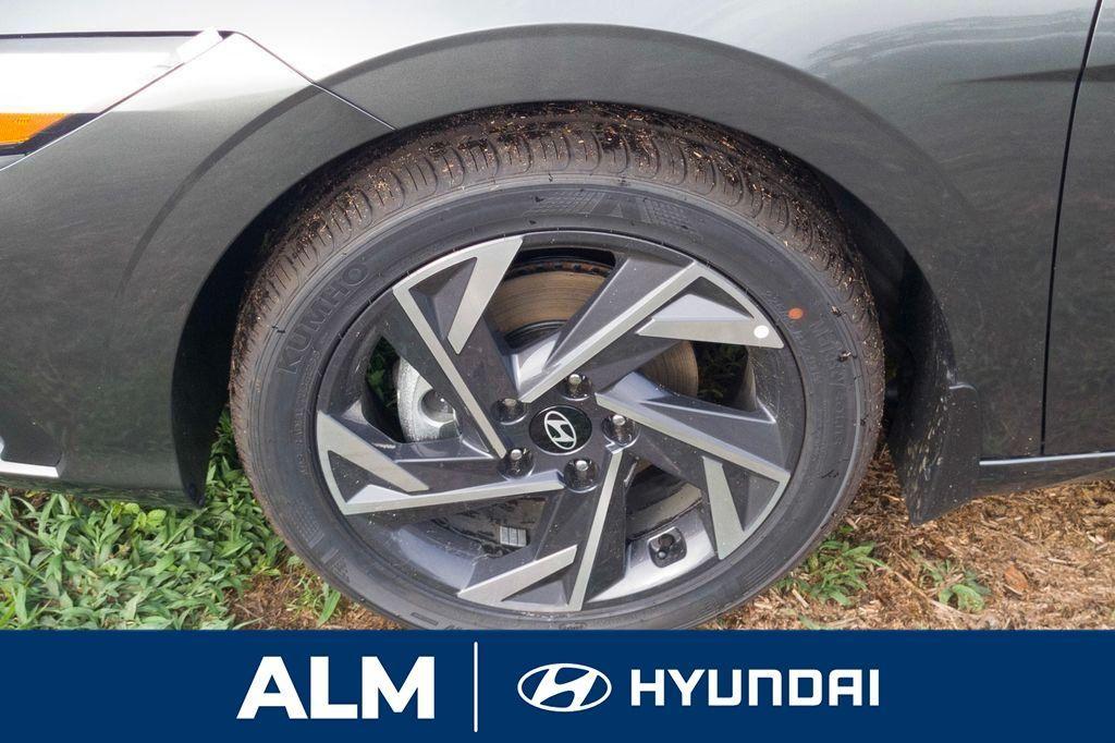 new 2025 Hyundai Elantra car, priced at $21,595