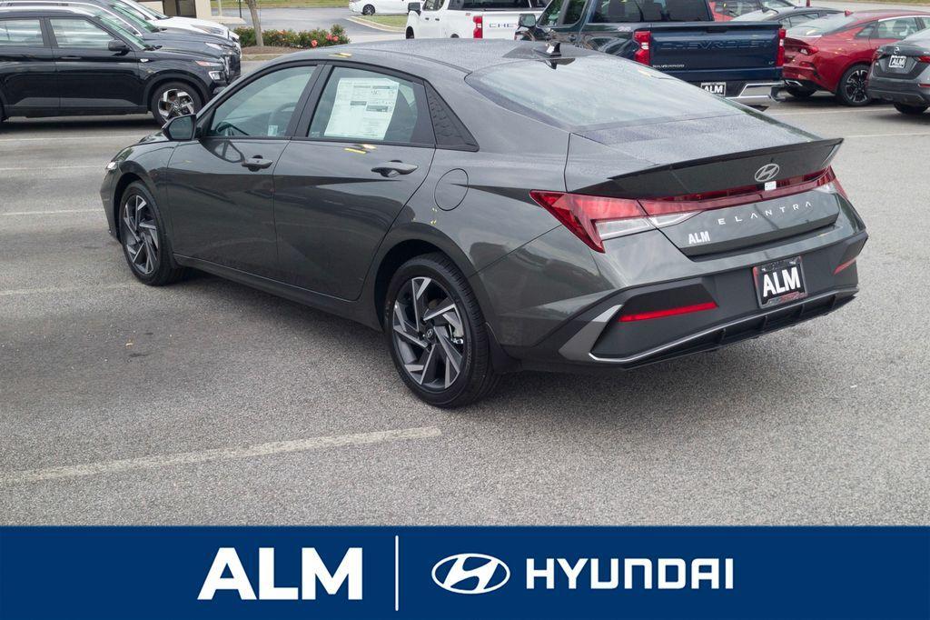 new 2025 Hyundai Elantra car, priced at $22,911