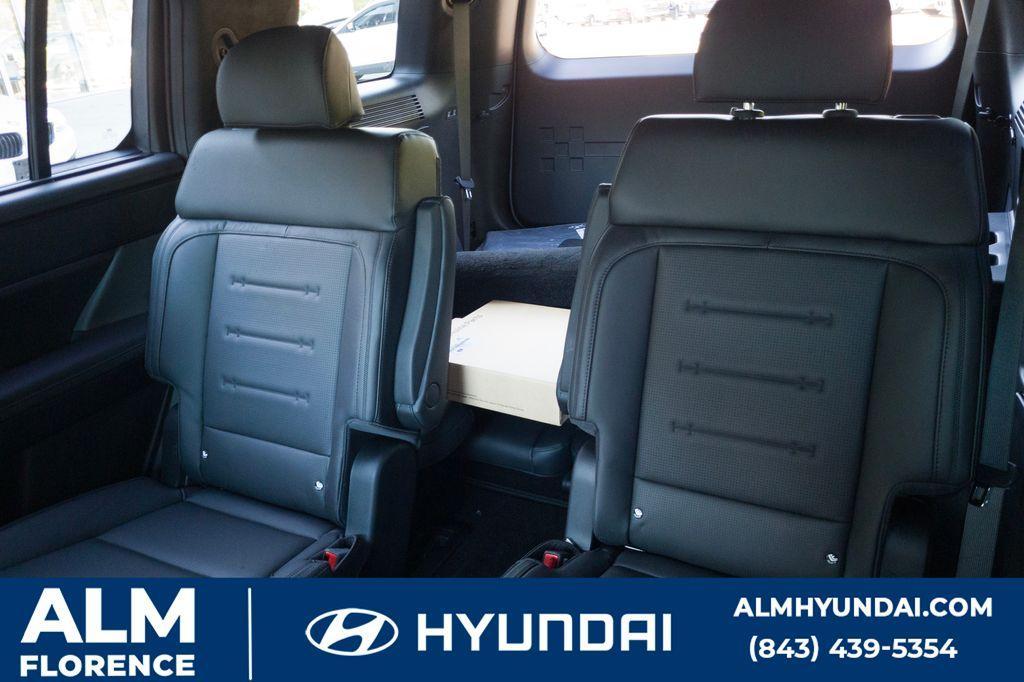 new 2025 Hyundai Santa Fe HEV car, priced at $46,995