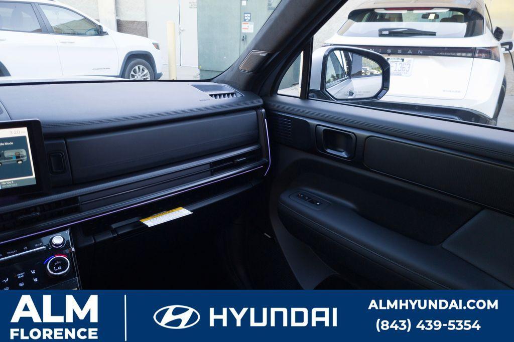 new 2025 Hyundai Santa Fe HEV car, priced at $46,995