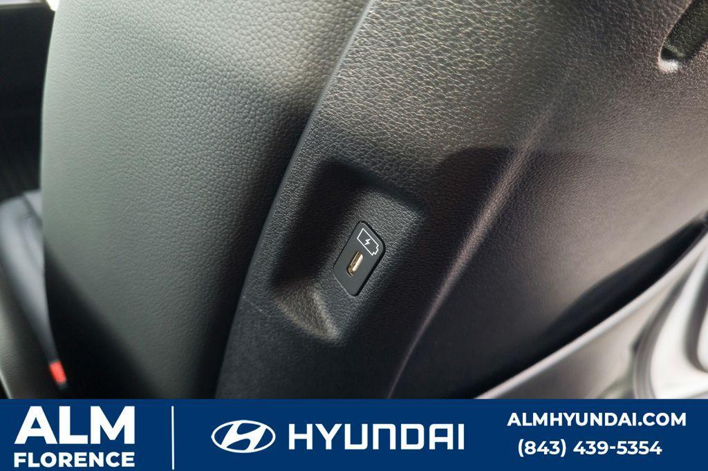 new 2025 Hyundai Santa Fe HEV car, priced at $44,995