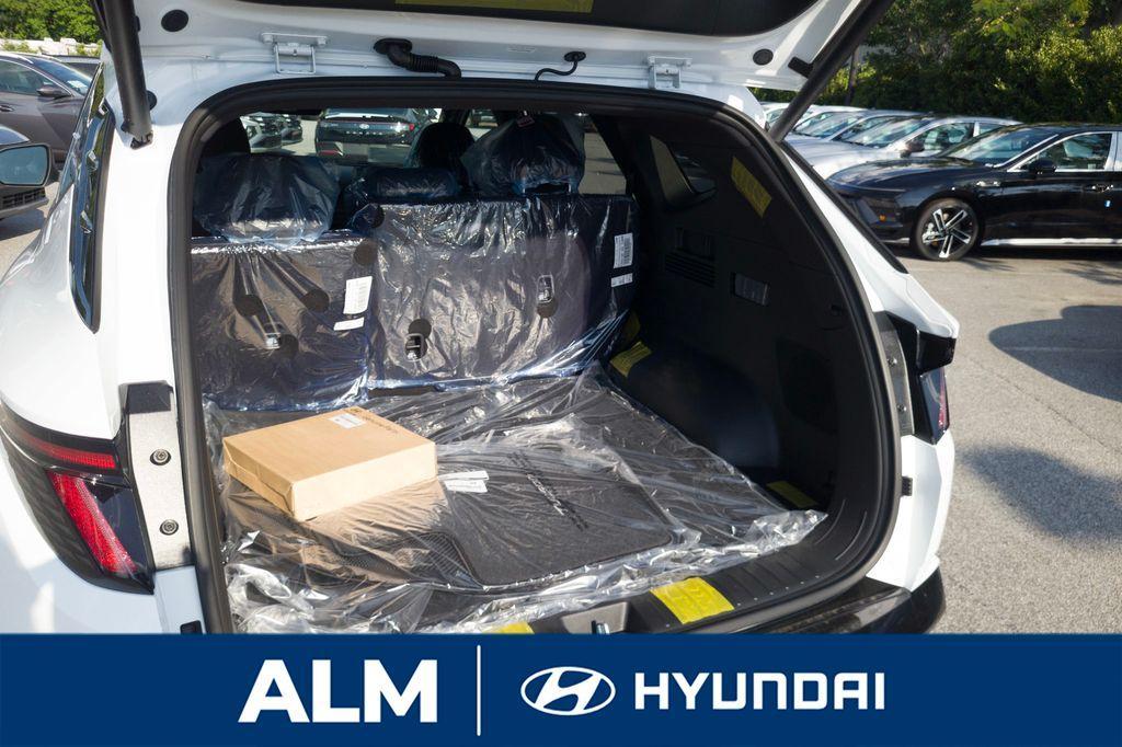new 2025 Hyundai TUCSON Hybrid car, priced at $36,995