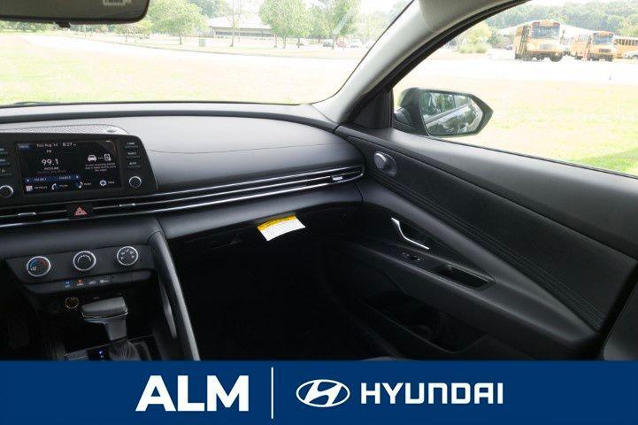 new 2025 Hyundai Elantra car, priced at $22,319