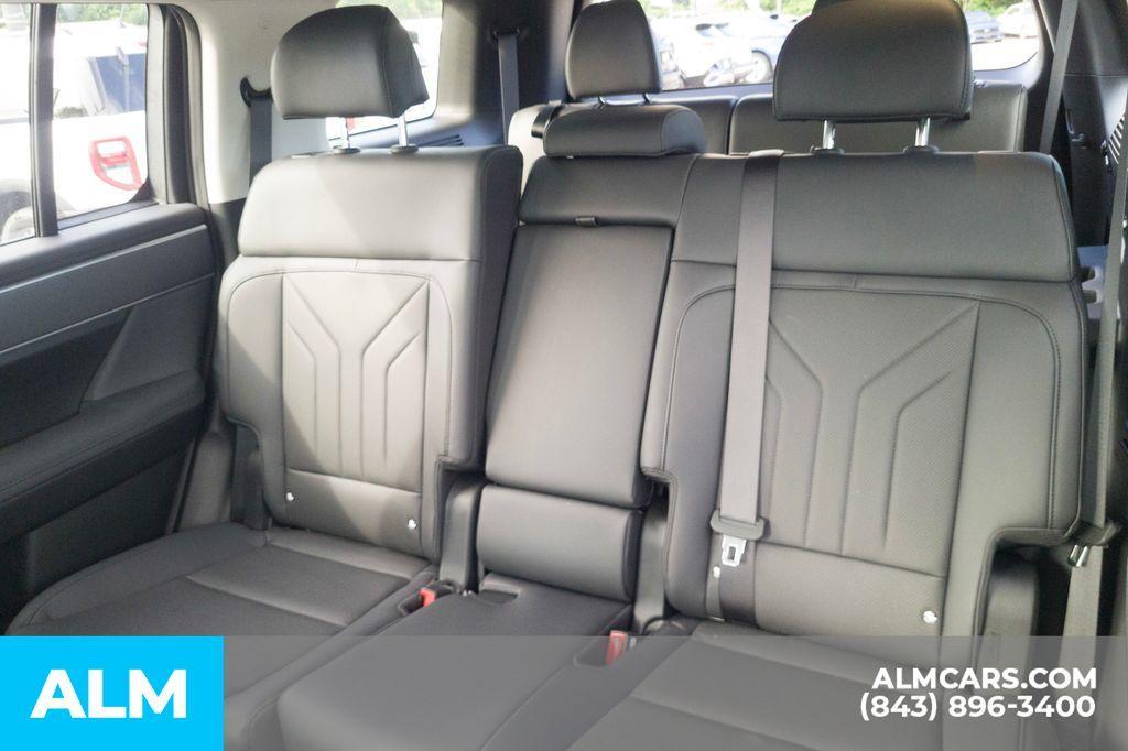 used 2025 Hyundai Santa Fe car, priced at $30,220