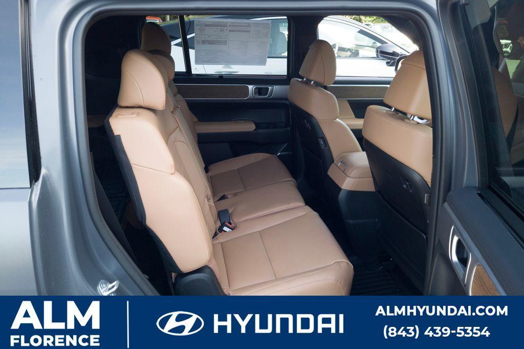 new 2025 Hyundai Santa Fe HEV car, priced at $44,995