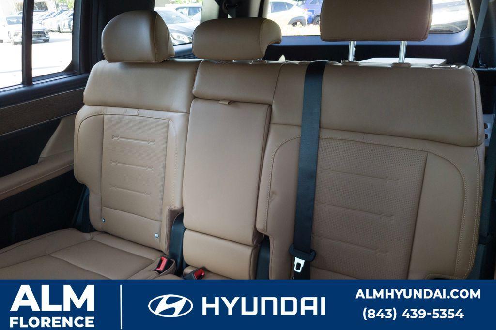 new 2025 Hyundai Santa Fe HEV car, priced at $44,995