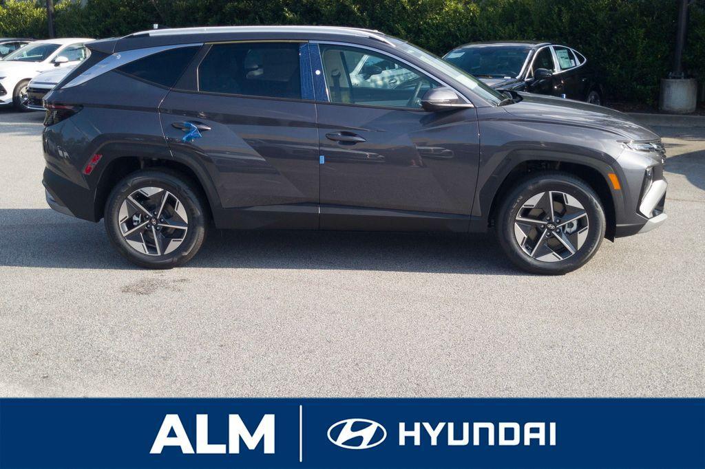 new 2025 Hyundai TUCSON Hybrid car, priced at $34,995