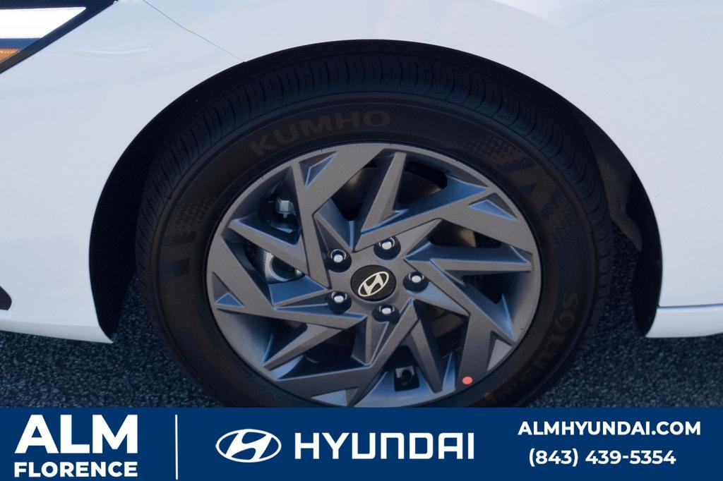 new 2024 Hyundai Elantra HEV car, priced at $23,315