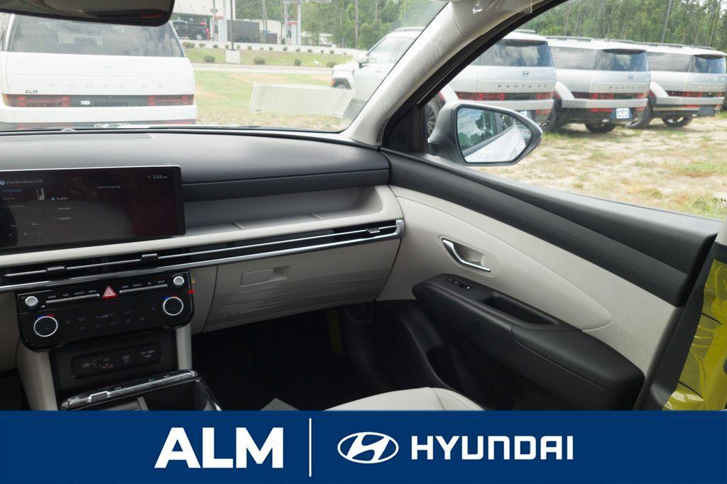 new 2025 Hyundai TUCSON Hybrid car, priced at $34,515