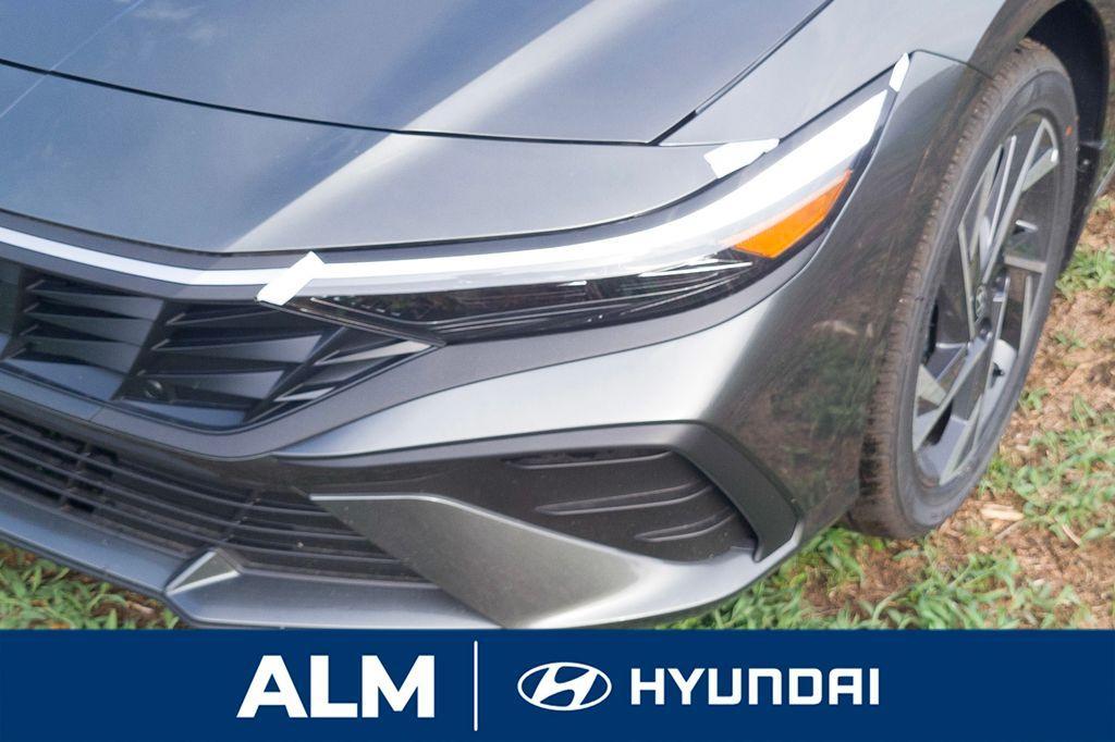 new 2025 Hyundai Elantra car, priced at $21,295
