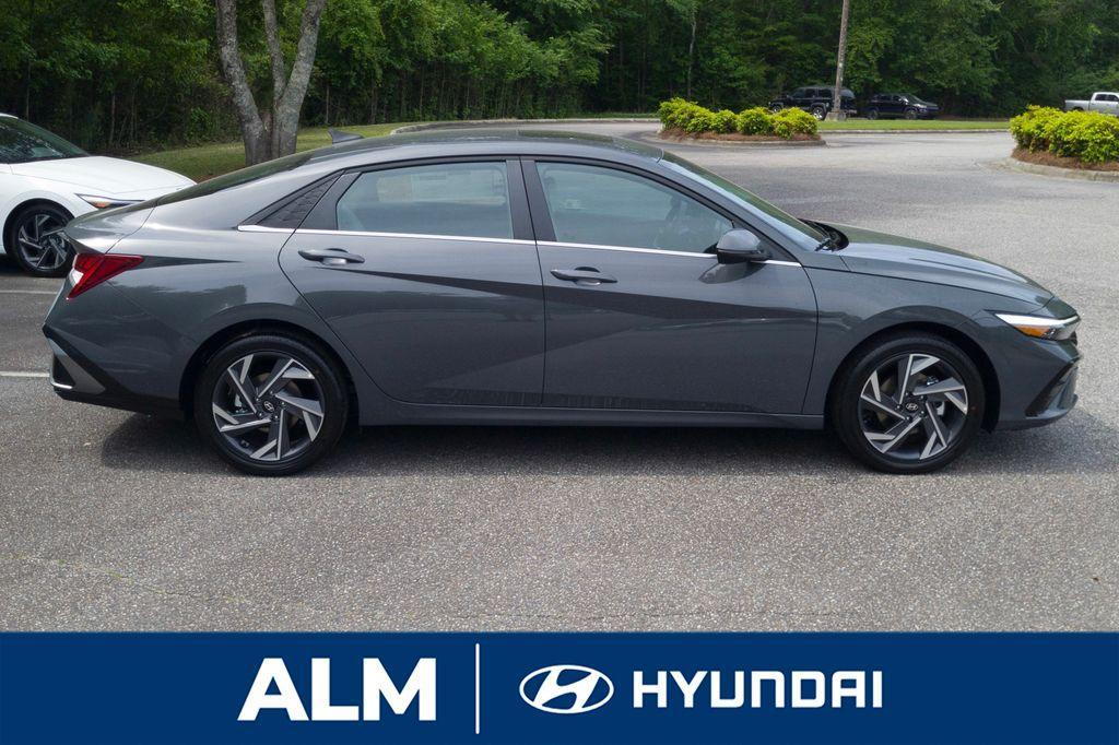 new 2025 Hyundai ELANTRA HEV car, priced at $28,156