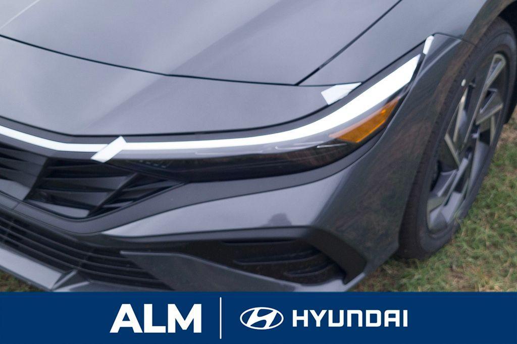 new 2025 Hyundai Elantra car, priced at $21,595
