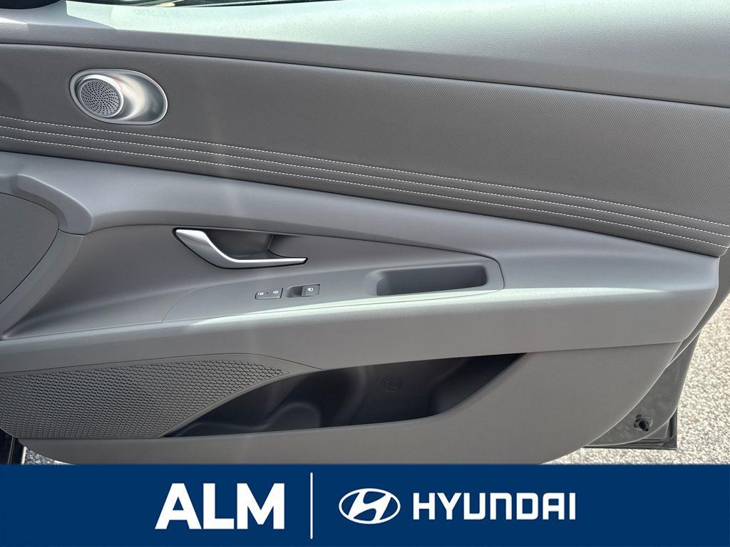 new 2025 Hyundai Elantra car, priced at $21,995