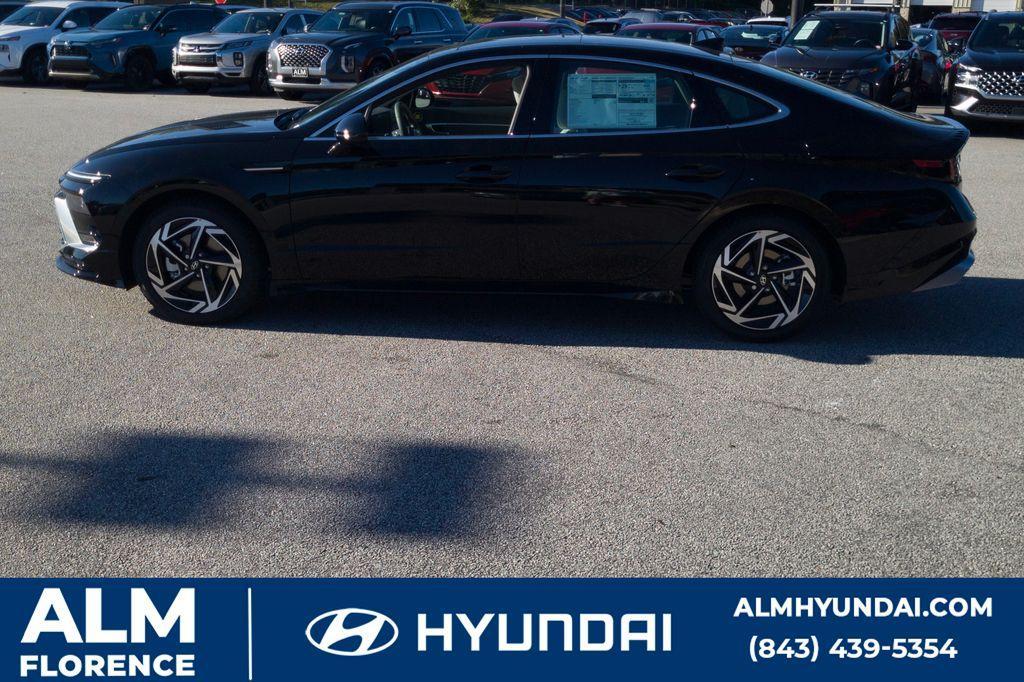 new 2025 Hyundai Sonata car, priced at $29,995