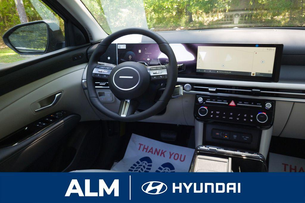 new 2025 Hyundai TUCSON Hybrid car, priced at $39,919