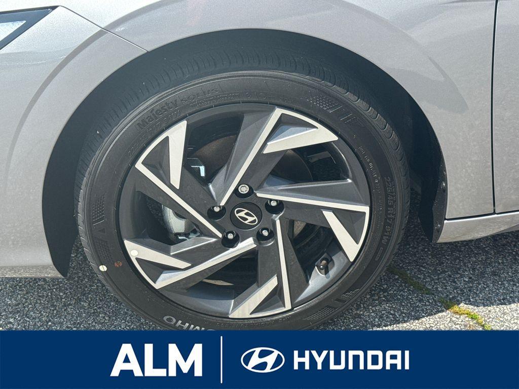 new 2025 Hyundai Elantra car, priced at $21,996