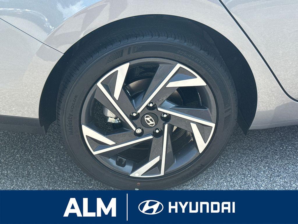 new 2025 Hyundai Elantra car, priced at $21,996