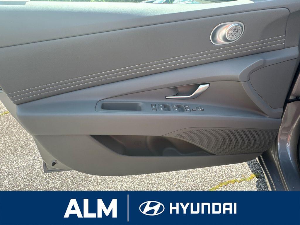 new 2025 Hyundai Elantra car, priced at $21,996