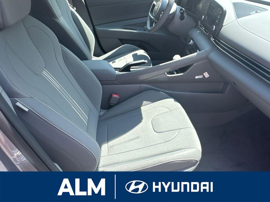 new 2025 Hyundai Elantra car, priced at $21,996