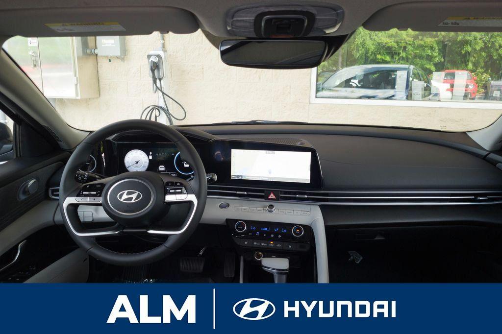 new 2025 Hyundai Elantra car, priced at $26,286