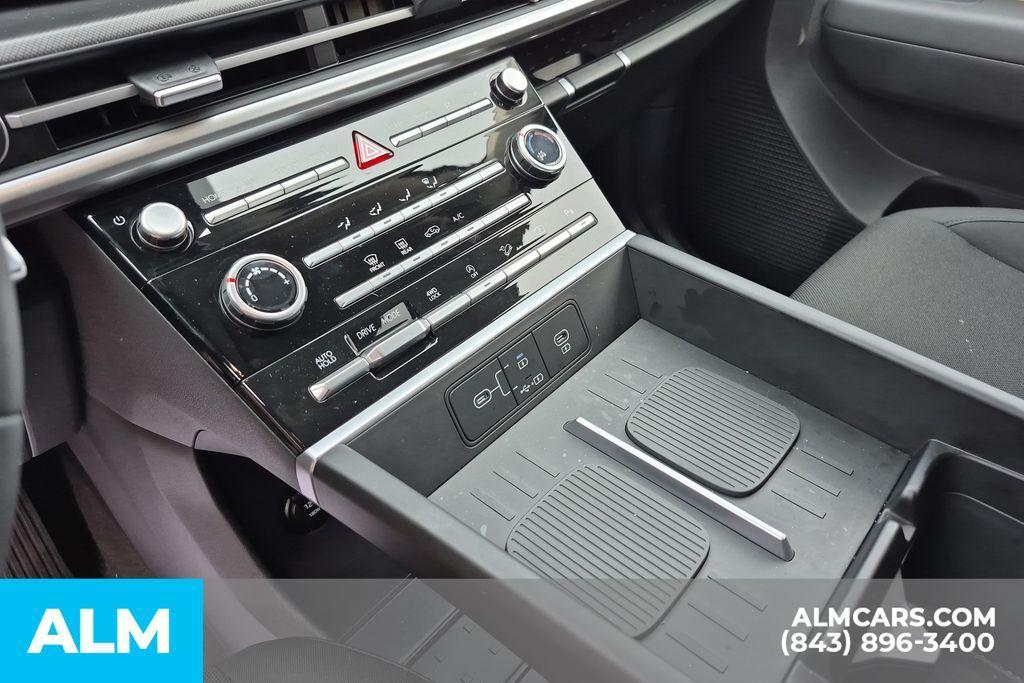 used 2024 Hyundai Santa Fe car, priced at $27,960