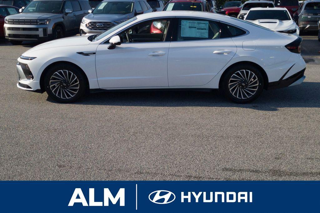 new 2024 Hyundai Sonata Hybrid car, priced at $25,745