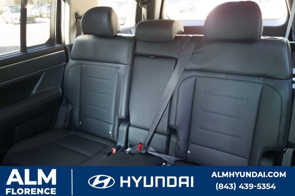 new 2025 Hyundai Santa Fe HEV car, priced at $44,995