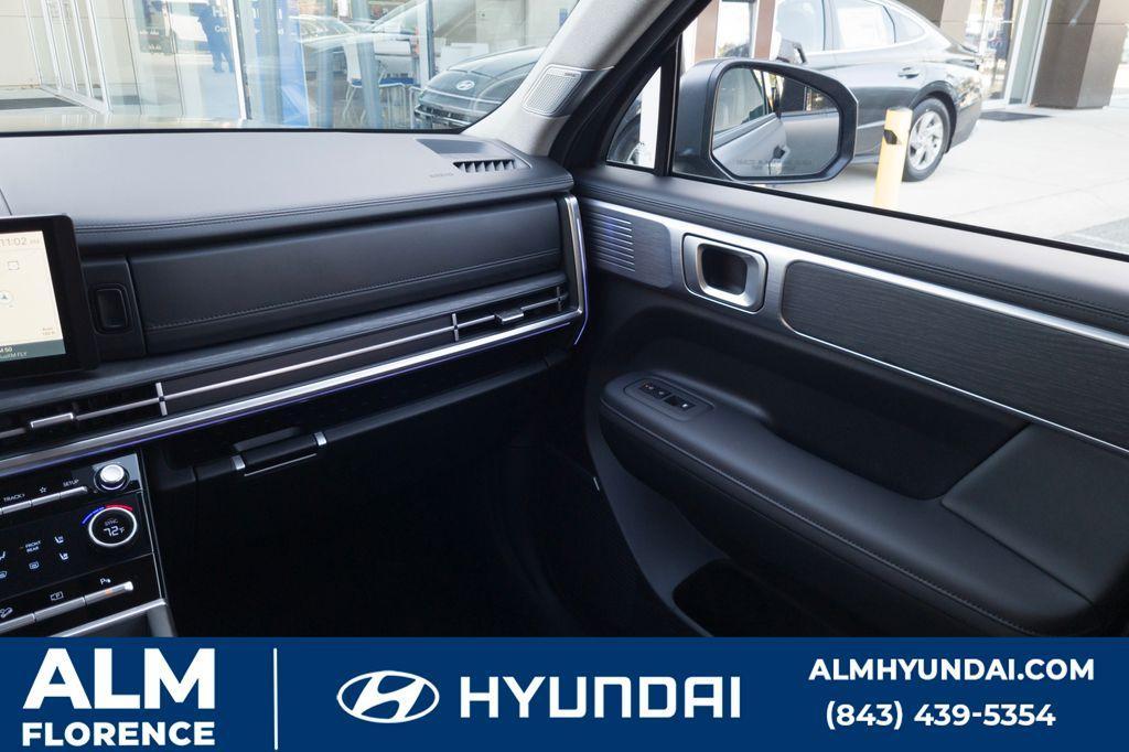 new 2025 Hyundai Santa Fe HEV car, priced at $44,995