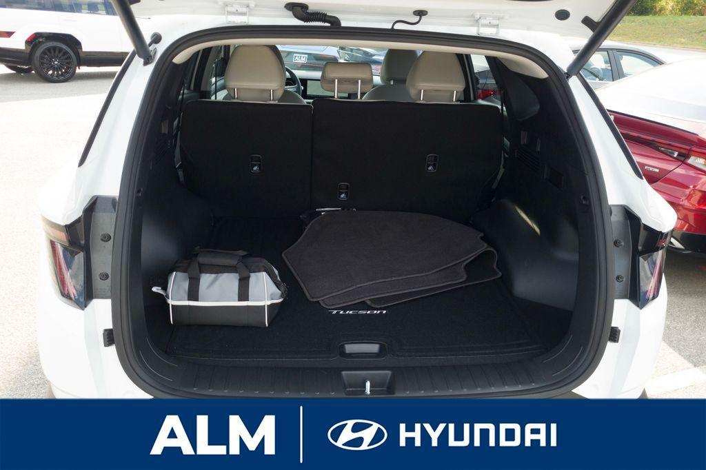 new 2025 Hyundai TUCSON Hybrid car, priced at $34,995