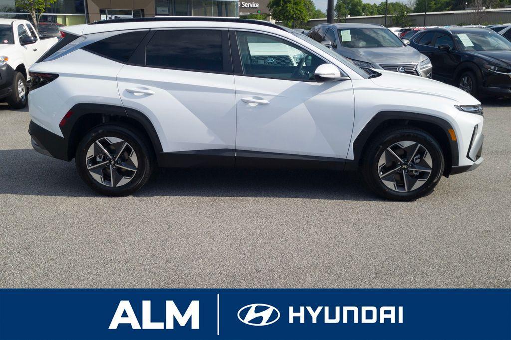 new 2025 Hyundai TUCSON Hybrid car, priced at $34,995