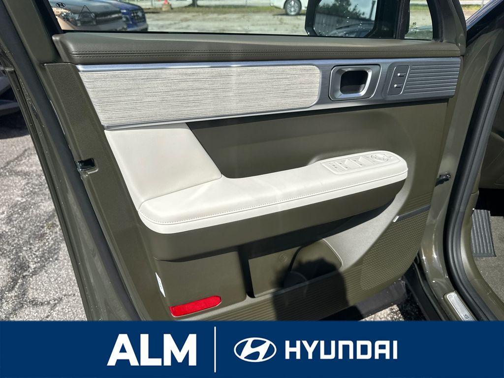 new 2025 Hyundai SANTA FE HEV car, priced at $41,996