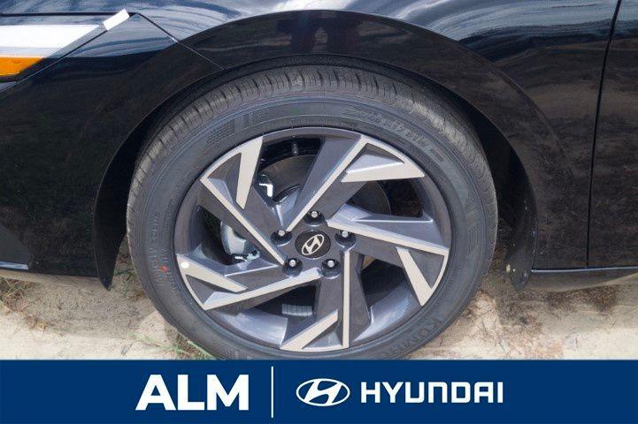 new 2025 Hyundai Elantra car, priced at $21,495