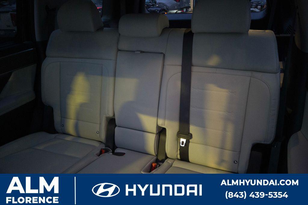 new 2025 Hyundai Santa Fe HEV car, priced at $43,995