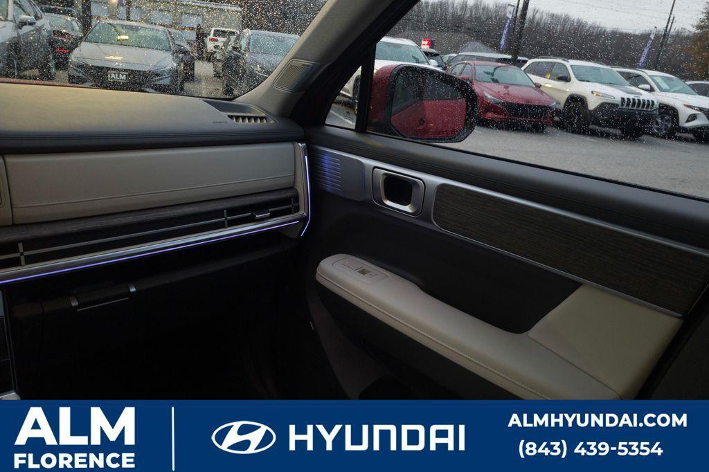 new 2025 Hyundai Santa Fe HEV car, priced at $43,995