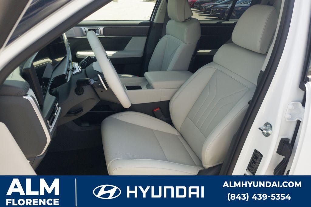 new 2025 Hyundai Santa Fe HEV car, priced at $36,995