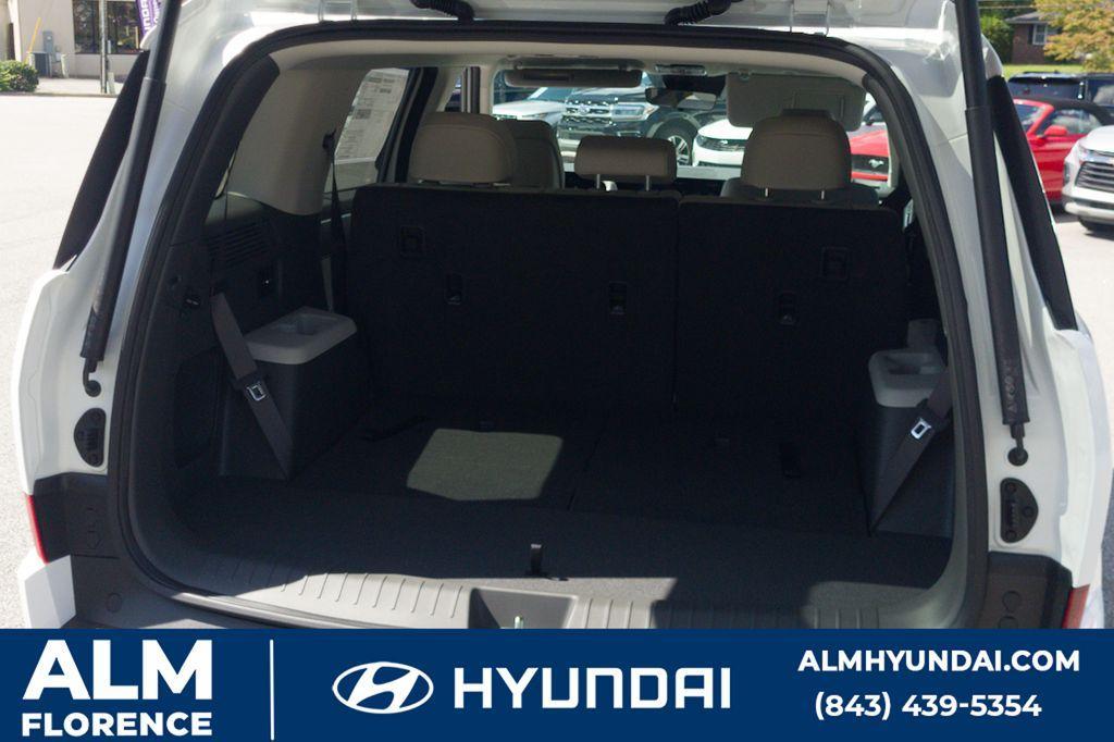 new 2025 Hyundai Santa Fe HEV car, priced at $36,995