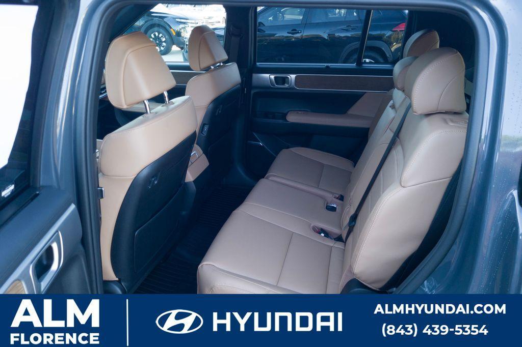 new 2025 Hyundai Santa Fe HEV car, priced at $43,615