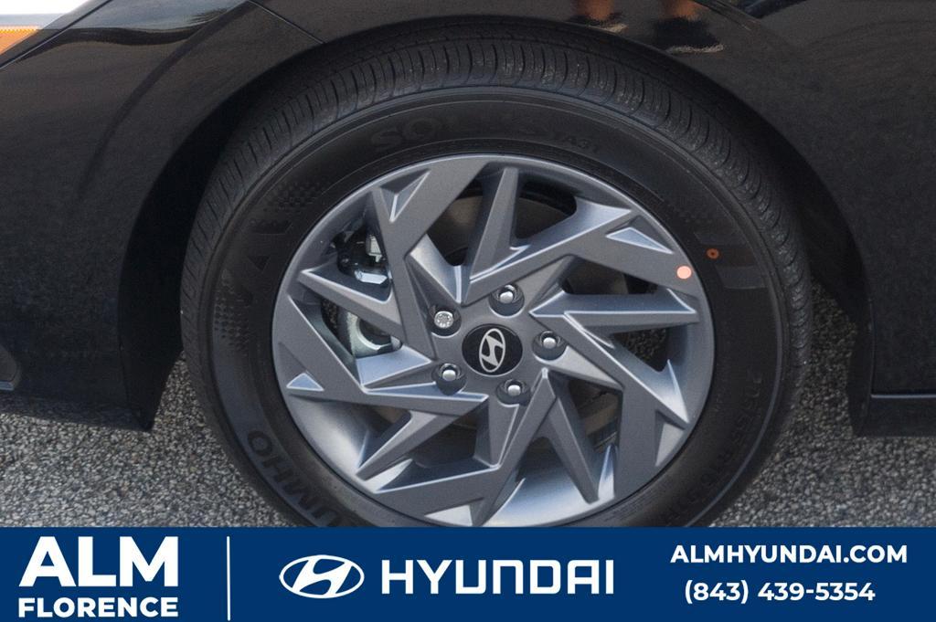 new 2024 Hyundai Elantra HEV car, priced at $22,815