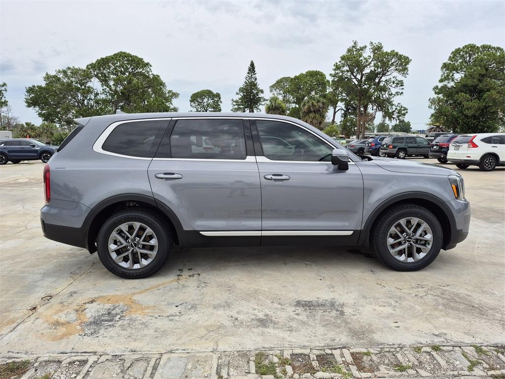 used 2023 Kia Telluride car, priced at $27,952