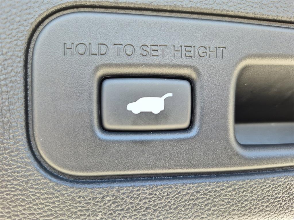 used 2024 Acura MDX car, priced at $39,682