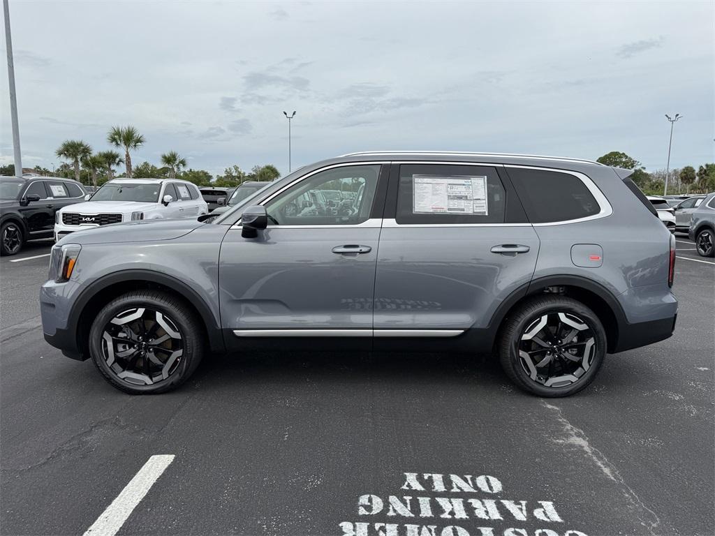 new 2025 Kia Telluride car, priced at $43,030