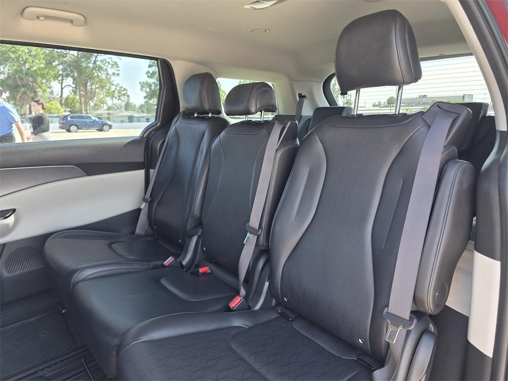 used 2024 Kia Carnival car, priced at $30,702