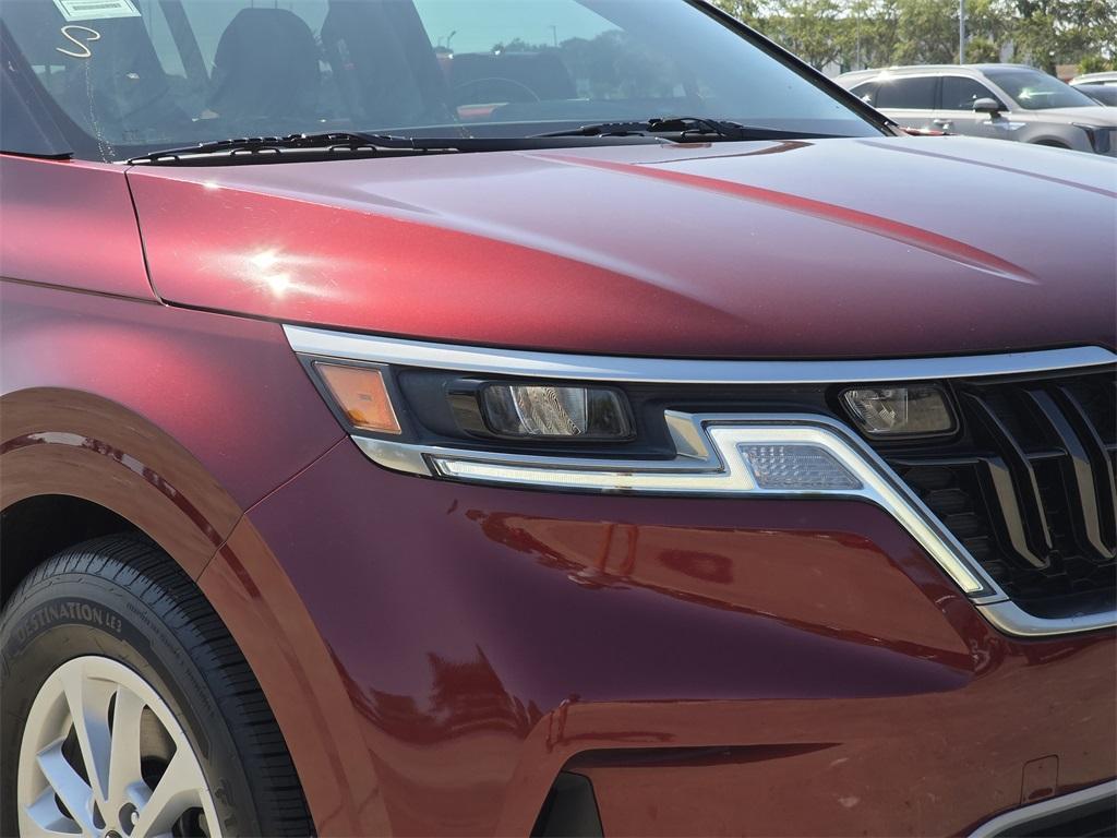 used 2024 Kia Carnival car, priced at $30,702