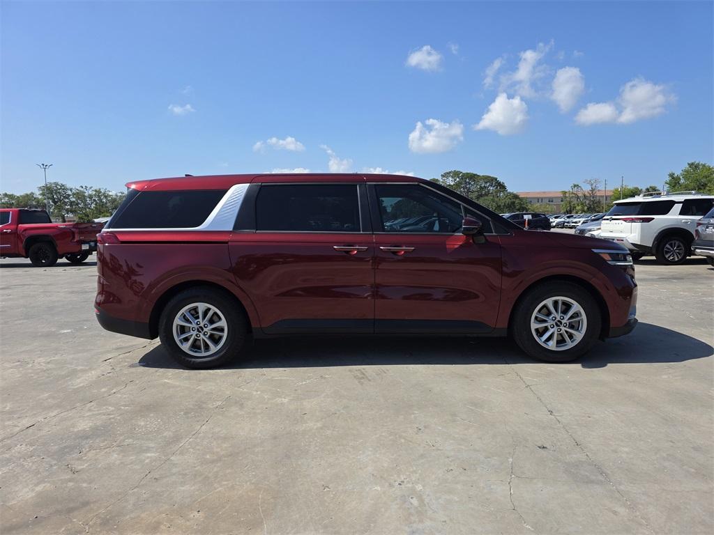used 2024 Kia Carnival car, priced at $30,702