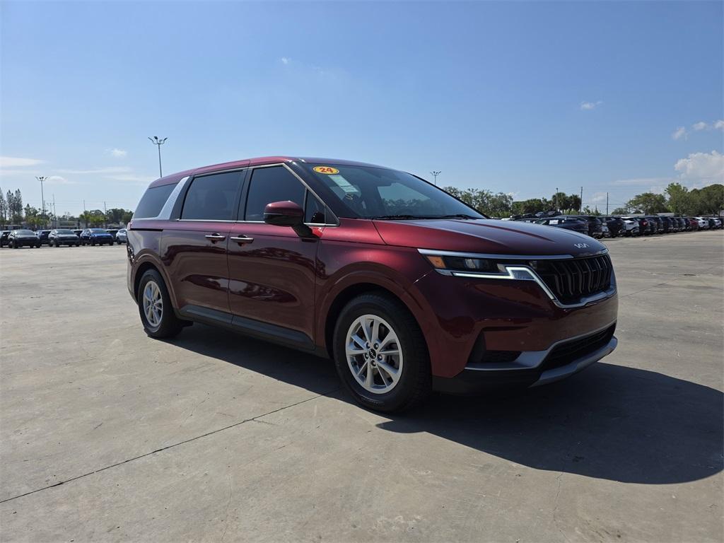 used 2024 Kia Carnival car, priced at $30,702