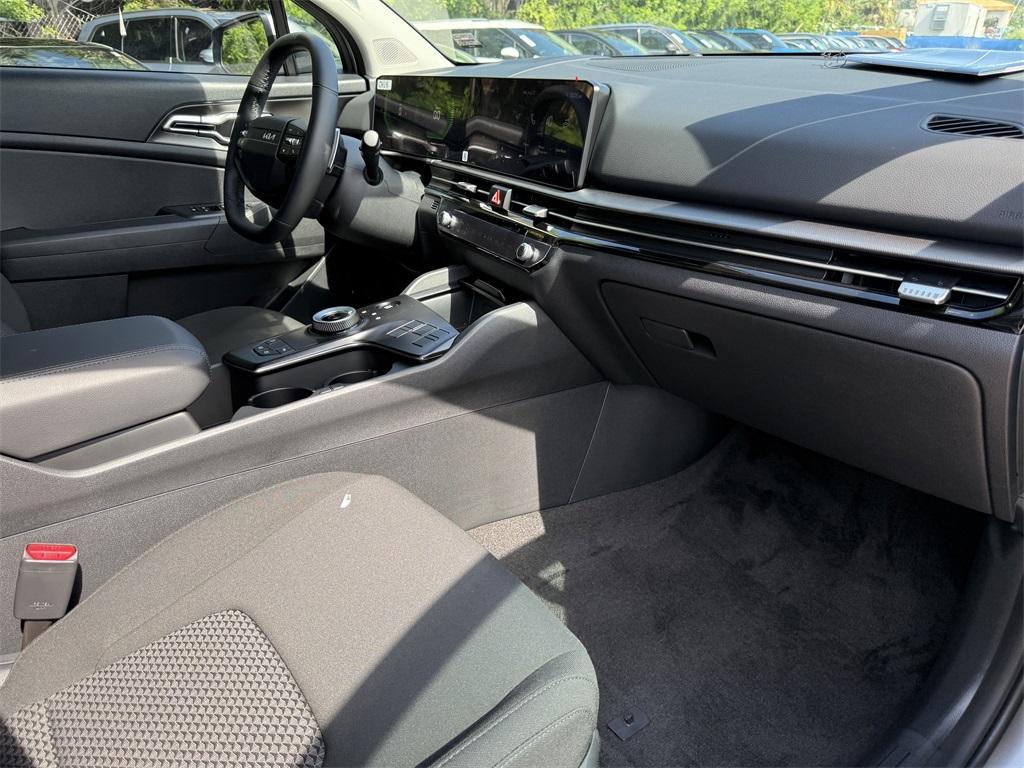 new 2026 Kia Sportage Hybrid car, priced at $28,670