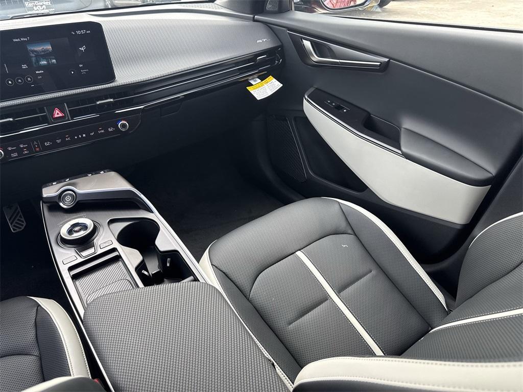 new 2025 Kia EV6 car, priced at $53,375