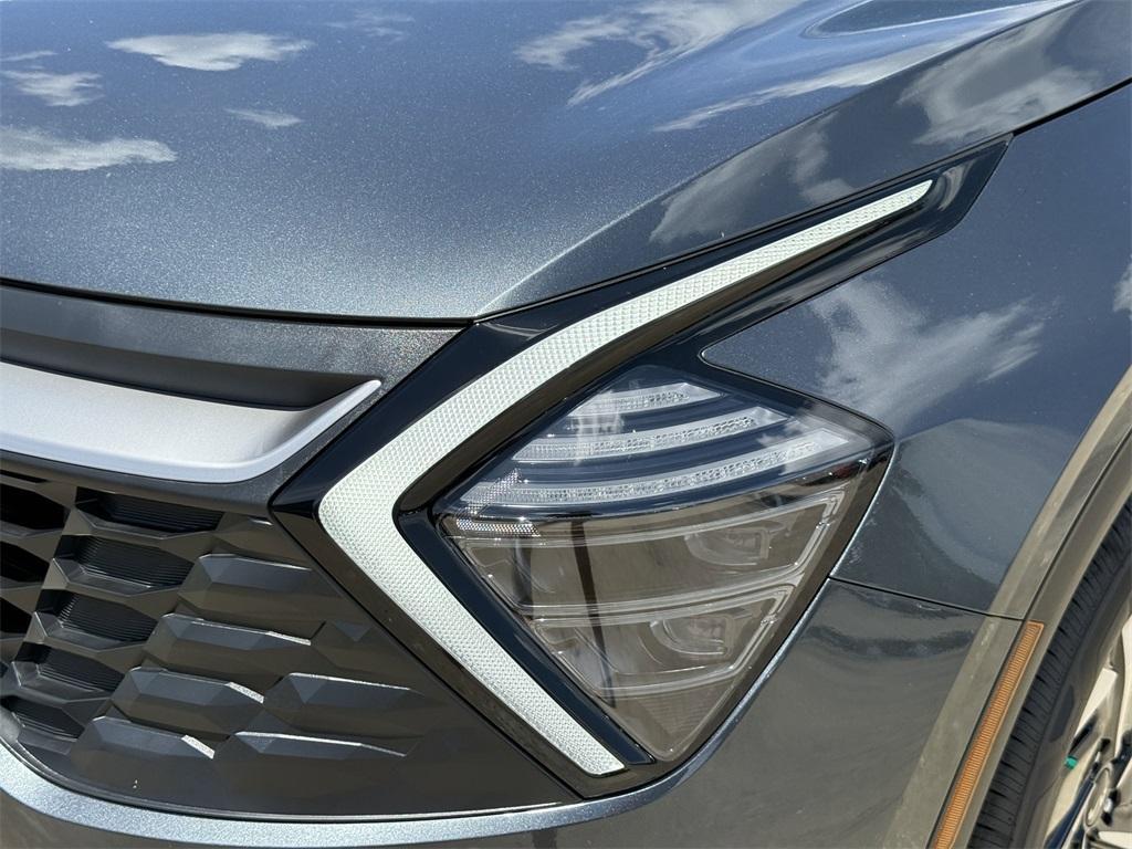new 2025 Kia Sportage Hybrid car, priced at $30,355