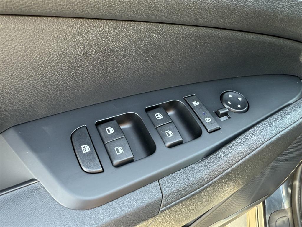 new 2025 Kia Sportage Hybrid car, priced at $30,355