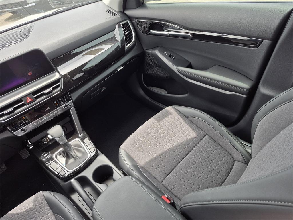 new 2025 Kia Seltos car, priced at $26,420